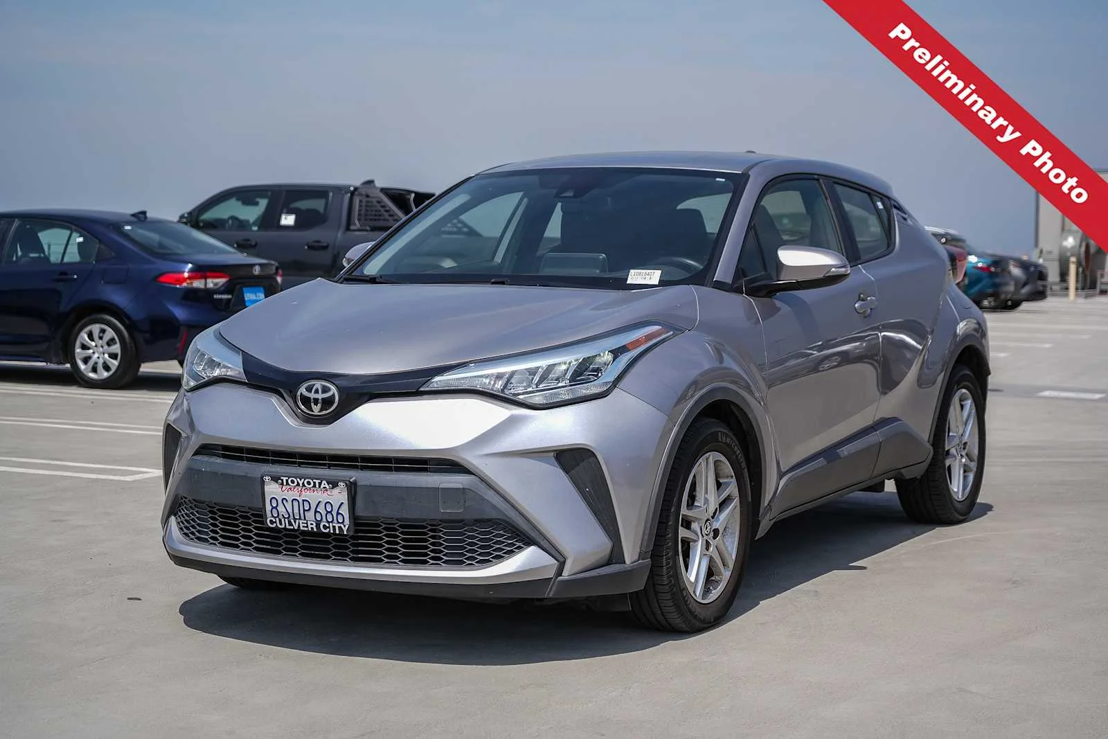 2020 Toyota C-HR LE's photo
