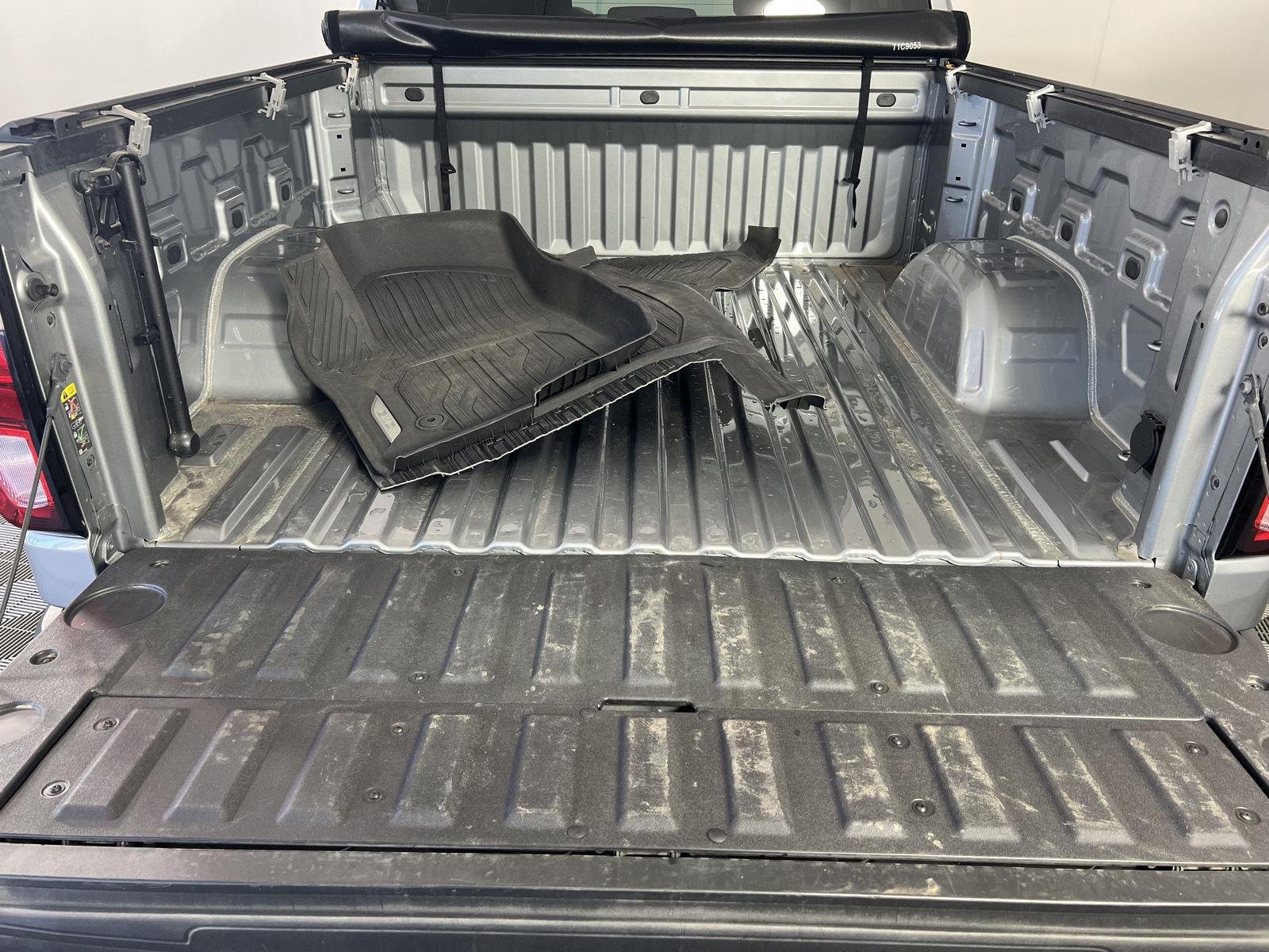 Used 2023 Sterling Metallic GMC Elevation image 27
