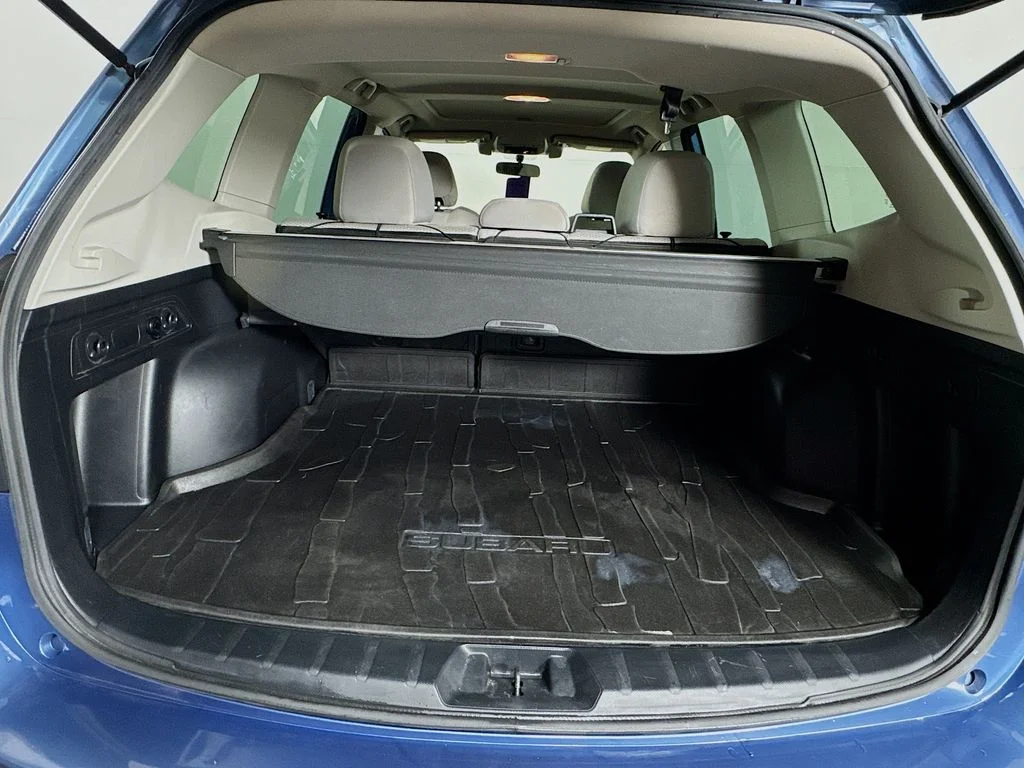 Used 2021 Blue Subaru Premium image 31