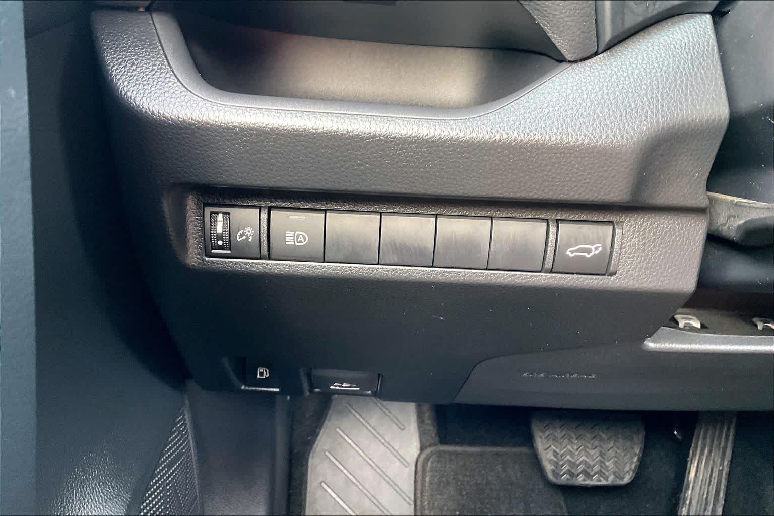 Used 2025 Silver Sky Metallic/Midnight Black Metallic Toyota Hybrid XSE image 34