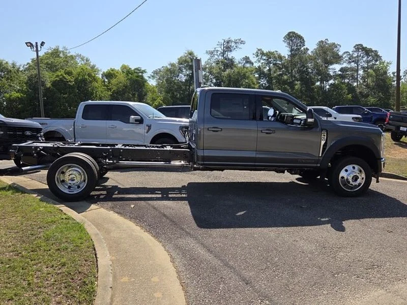 New 2026 Carbonized Gray Metallic Ford F-450® LARIAT® image 11