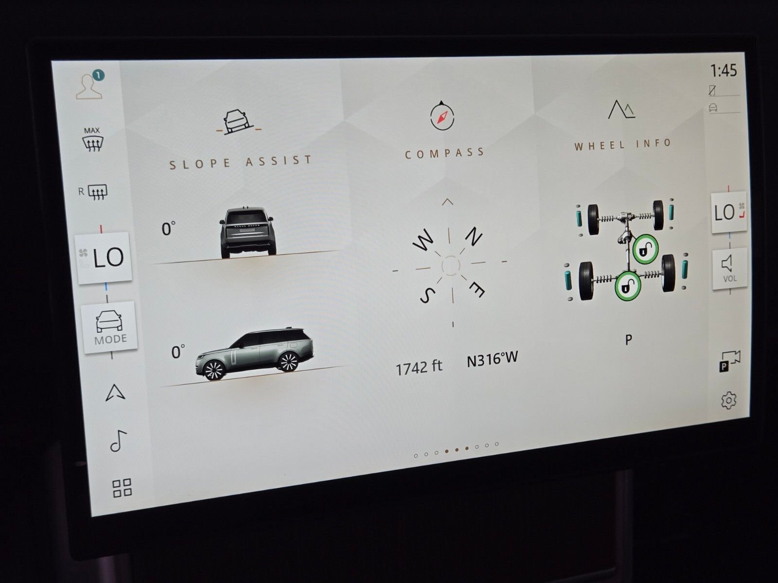 New 2026 Fuji White Land Rover SE image 29