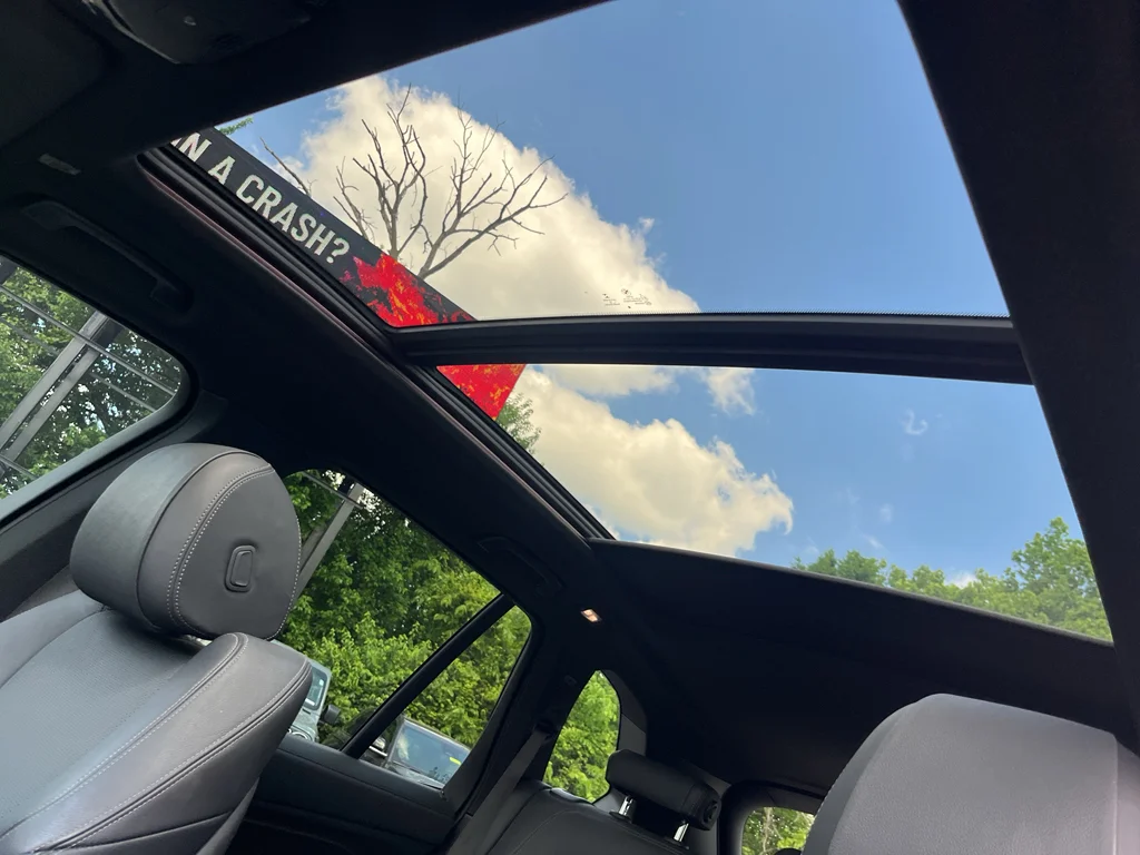 Used 2019 Phytonic Blue Metallic BMW xDrive40i image 10
