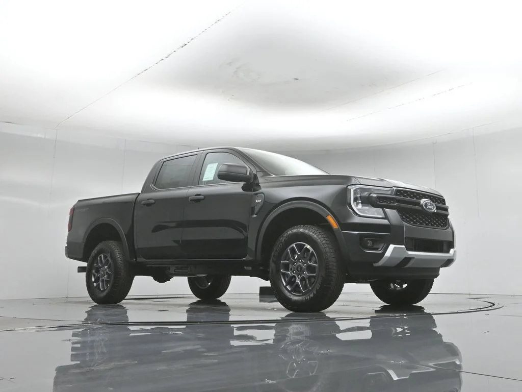 New 2026 Shadow Black Ford XLT image 3