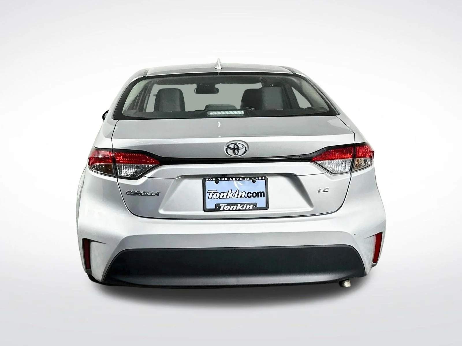 Used 2024 Classic Silver Metallic Toyota LE image 7