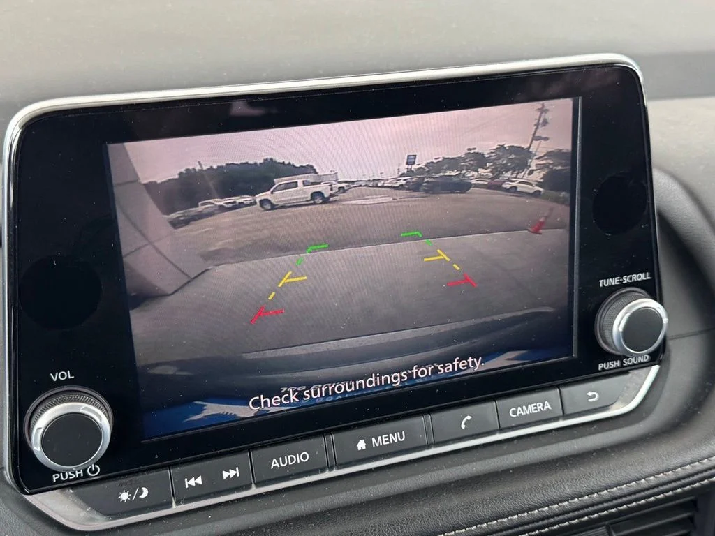 Used 2025 Gray Nissan SV image 32