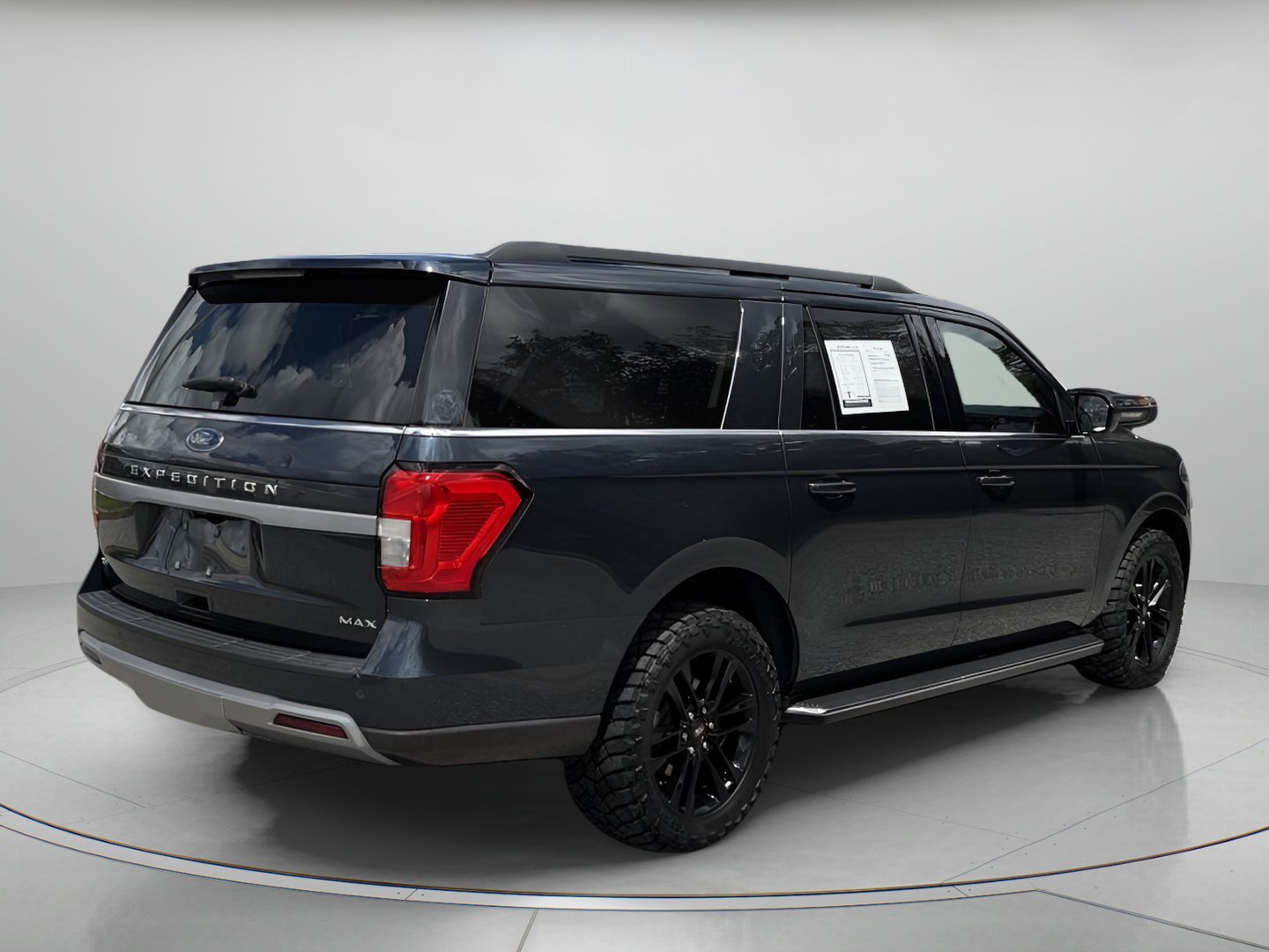 Used 2023 Blue Metallic Ford XLT image 4
