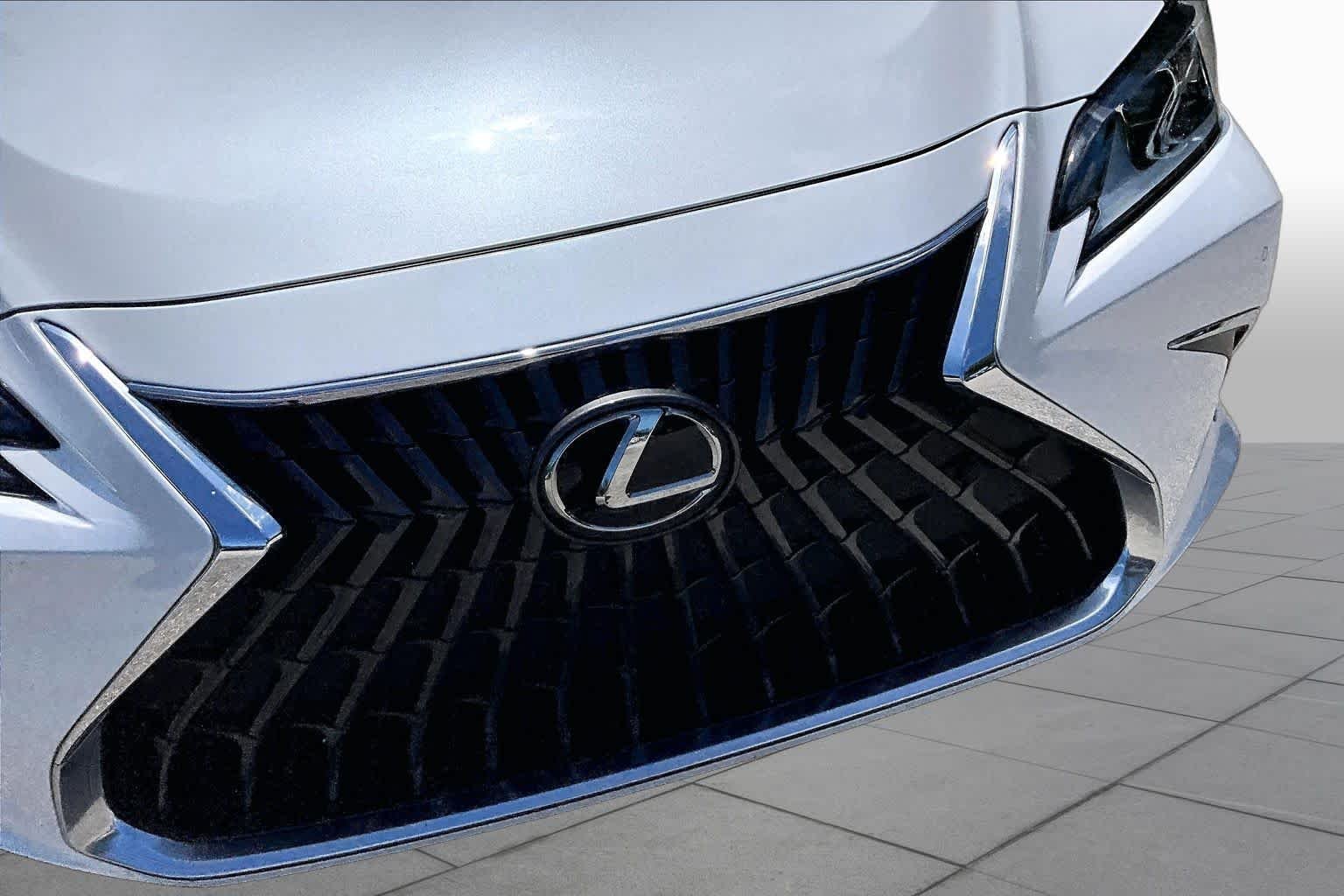 Used 2023 Eminent White Pearl Lexus  image 30