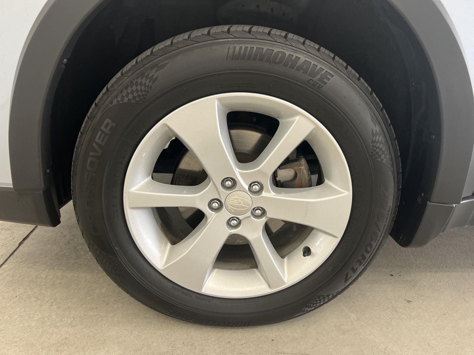 Used 2014 Ice Silver Metallic Subaru 2.5i Premium image 7