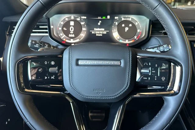 New 2026 Santorini Black Land Rover Dynamic SE image 23