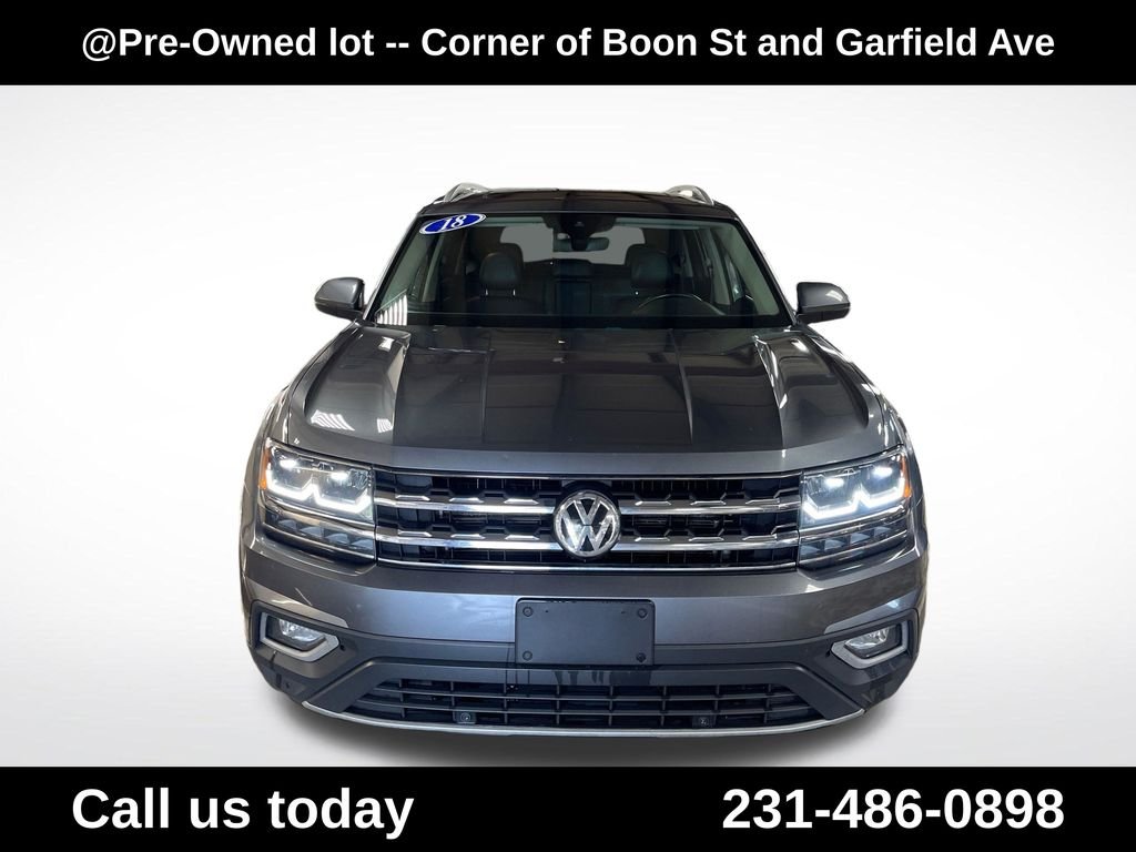 Used 2018 Gray Volkswagen SEL image 8