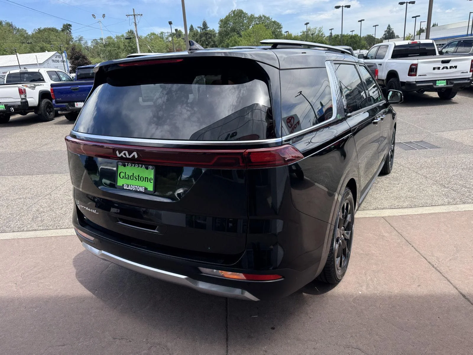 Used 2022 Aurora Black Kia SX Prestige image 6
