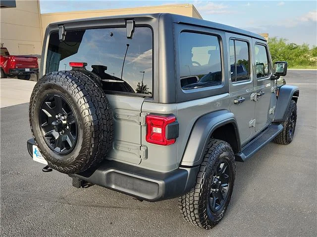Used 2020 Gray Jeep Sport S 4x4 image 4