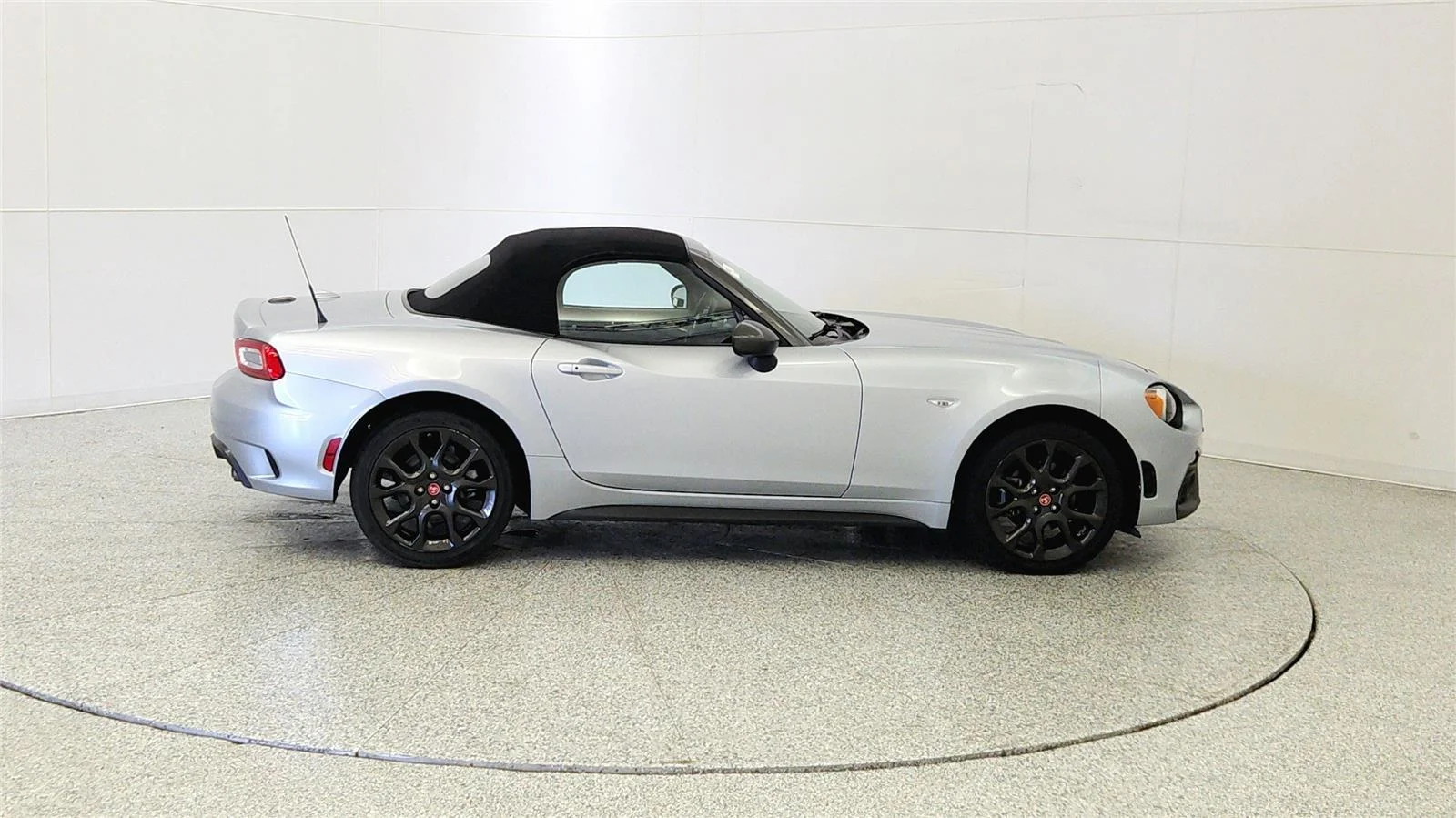 2020 FIAT 124 Spider Abarth - Photo 8
