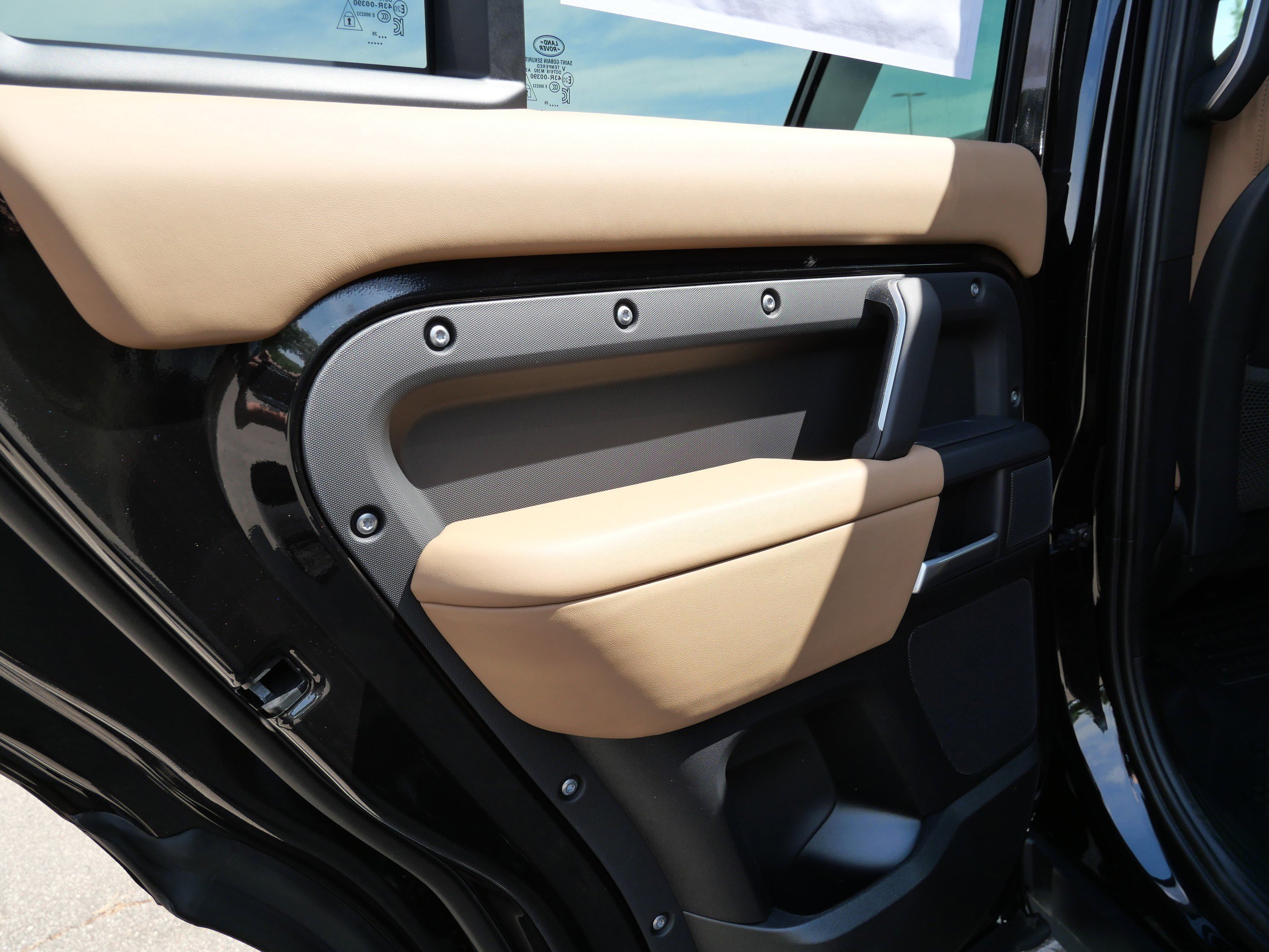 New 2026 Santorini Black LAND ROVER X-Dynamic SE image 7