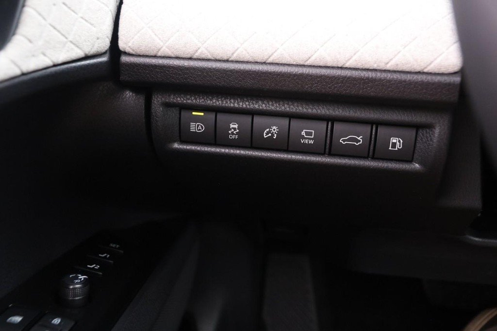 Used 2026 Reservoir Blue Toyota XLE AWD (Natl) image 20