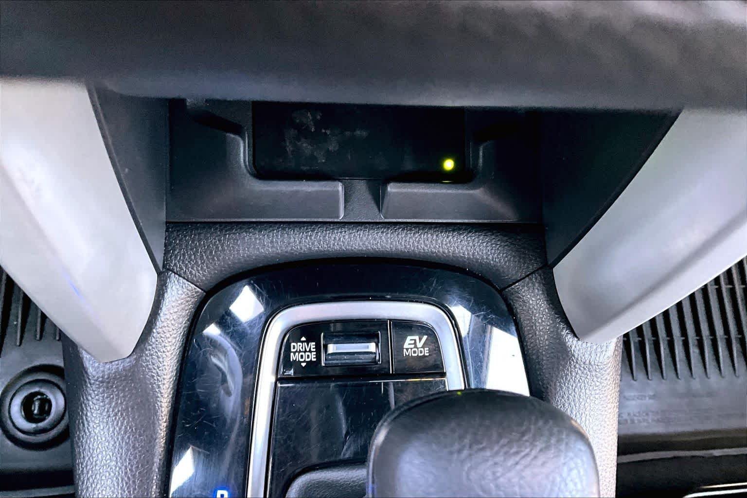 Used 2024 Wind Chill Pearl Toyota Hybrid XSE image 32