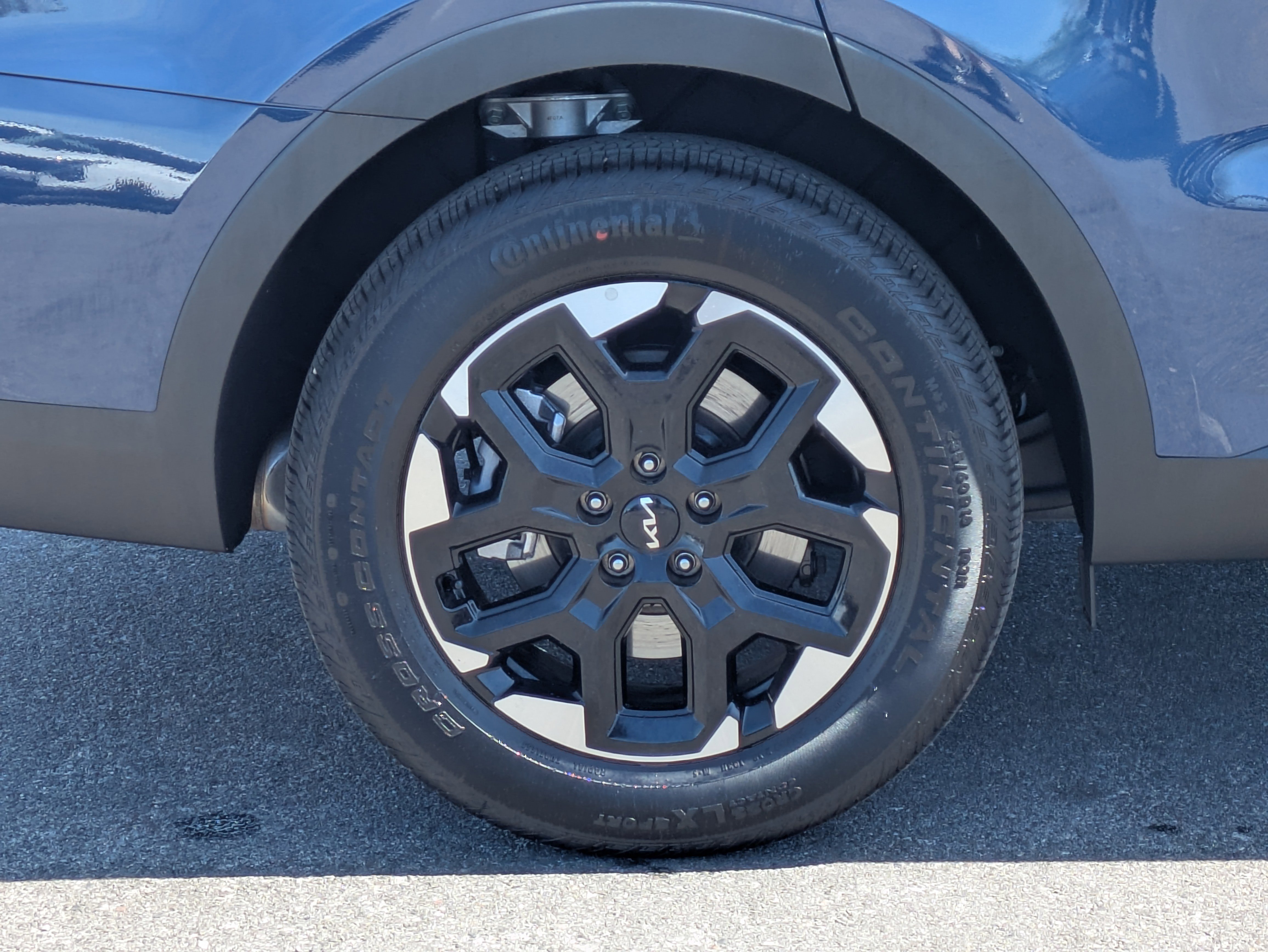 2025 Kia Sorento S - Photo 9