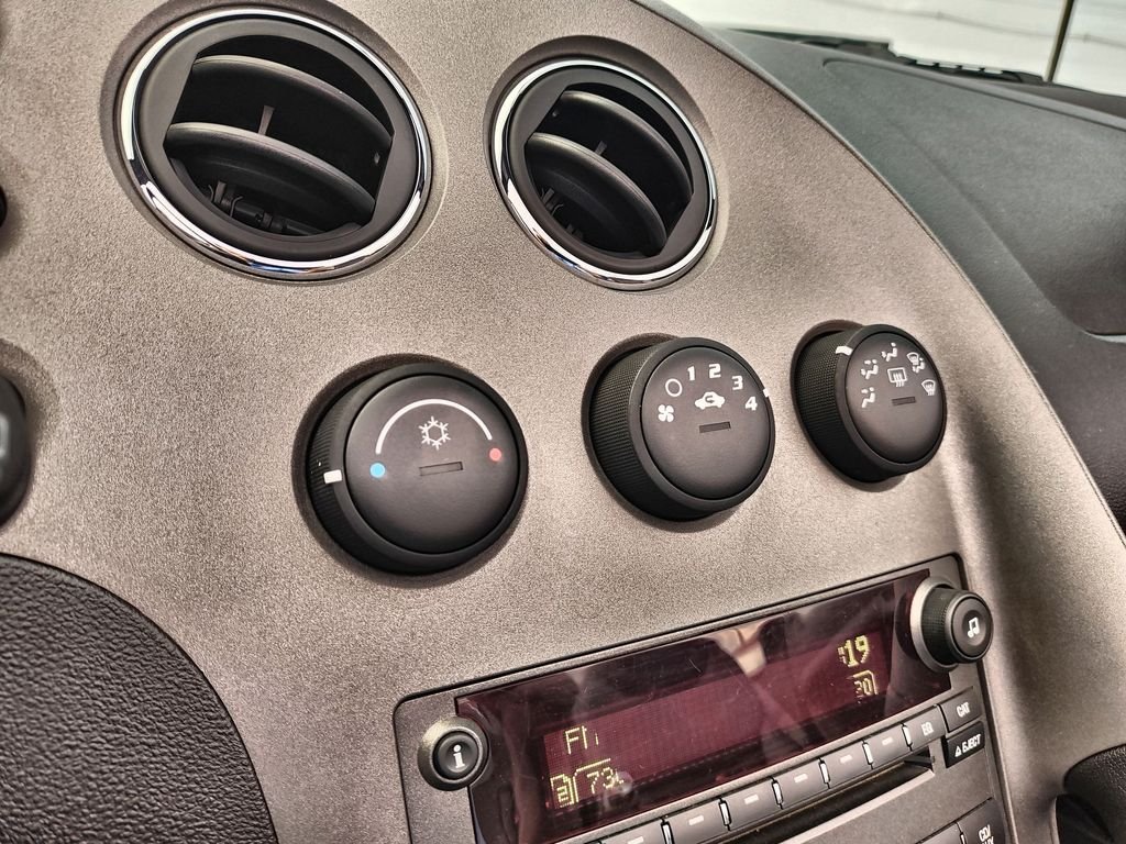 Used 2008 Green Pontiac Base image 16