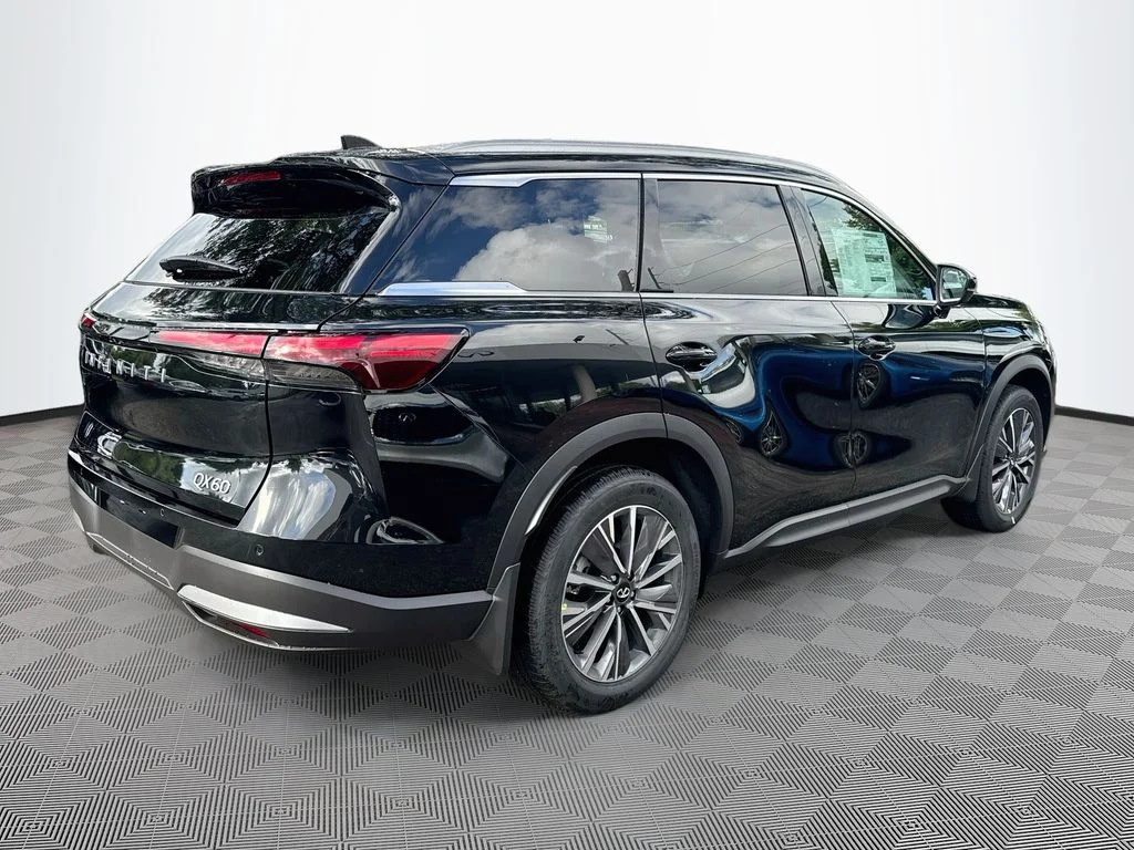 New 2027 MINERAL BLACK INFINITI Luxe FWD image 5