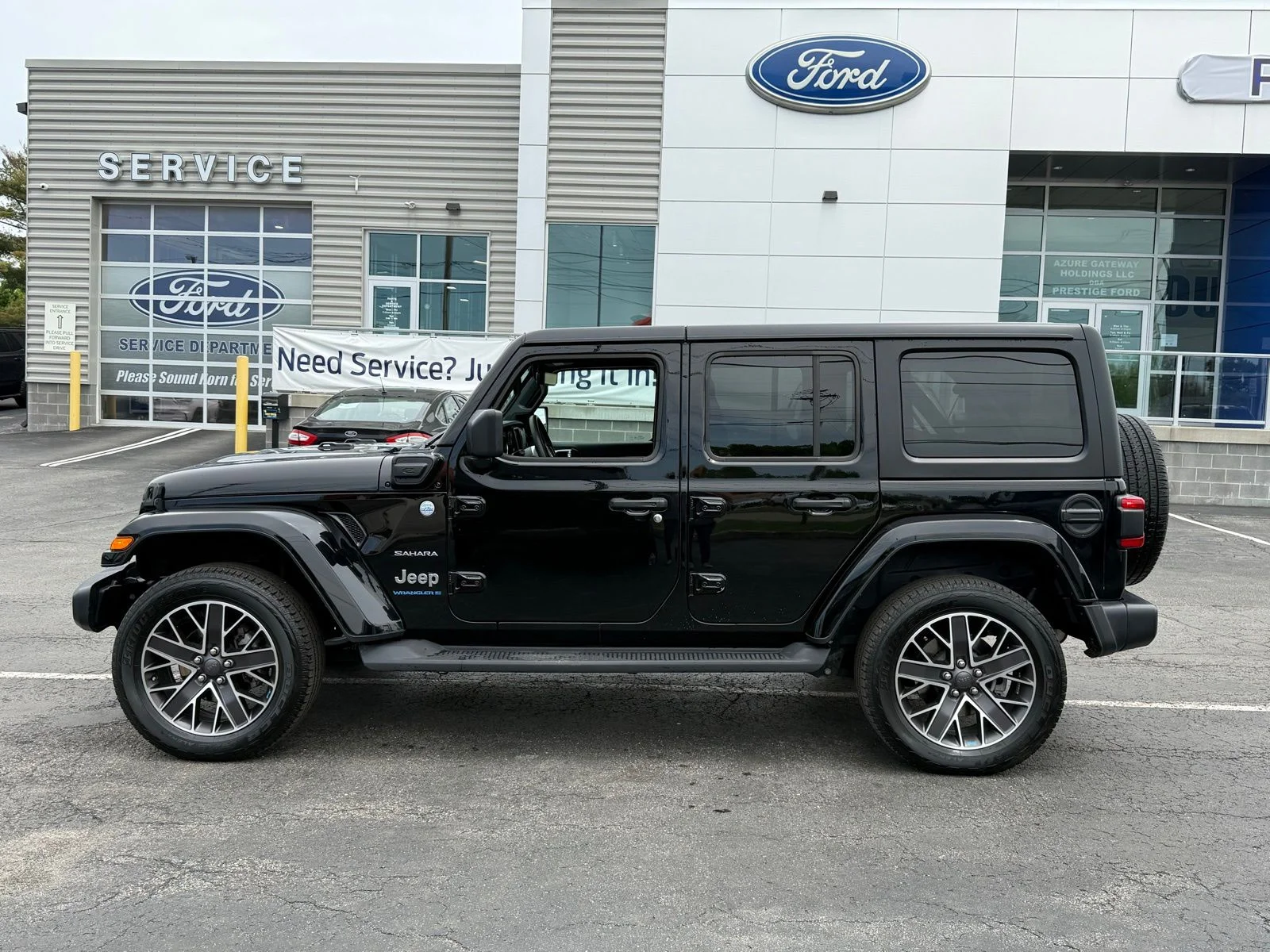 Used 2023 Black Clearcoat Jeep Sahara 4xe image 3