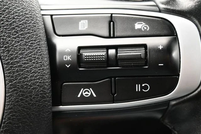 Used 2023 Green Kia X-Line image 30