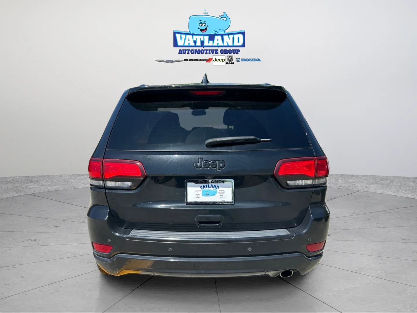 Used 2018 Diamond Black Jeep Altitude image 4