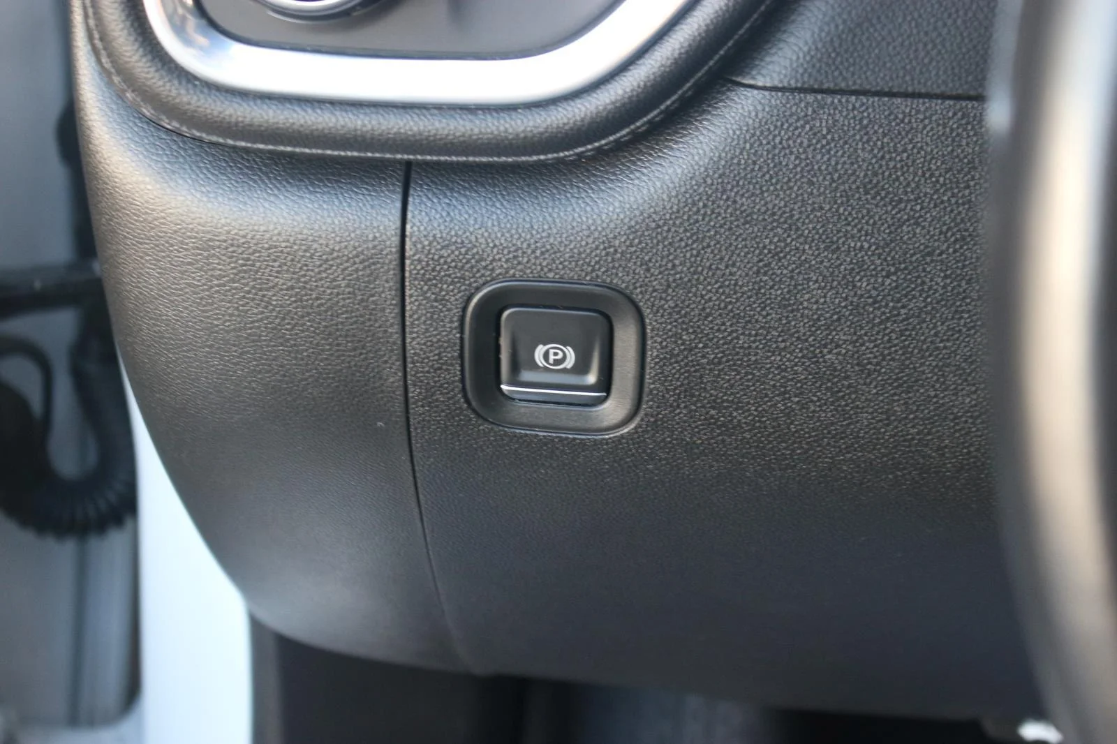 Used 2021 IRIDESCENT PEARL TRICOAT Chevrolet High Country image 22