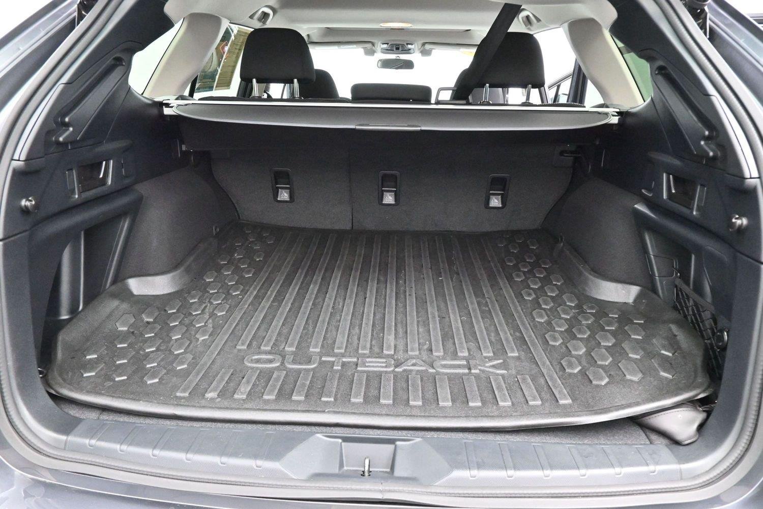 Used 2022 Magnetite Gray Metallic Subaru Premium image 9