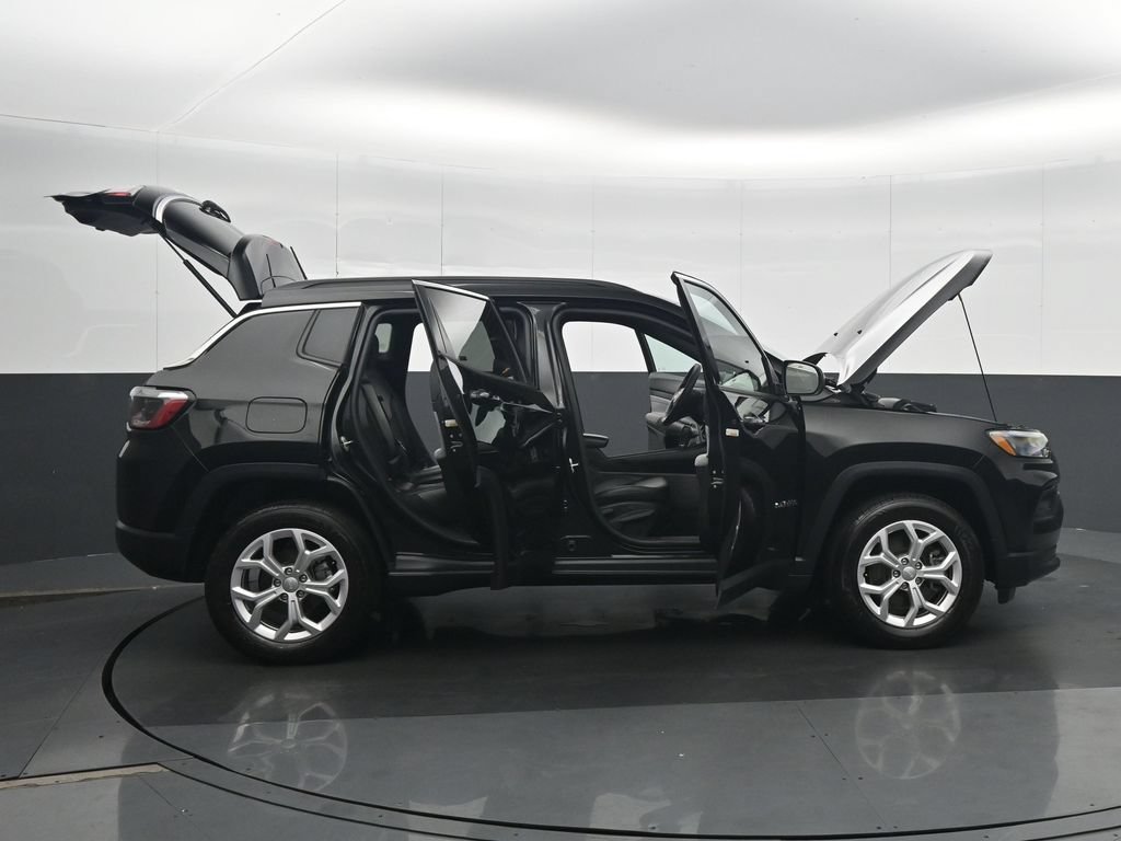 Used 2024 Black Jeep Latitude image 36