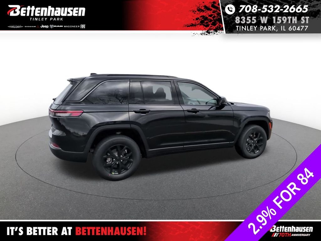 New 2026 Diamond Black Crystal Pearl-Coat Exterior Paint Jeep Altitude image 9