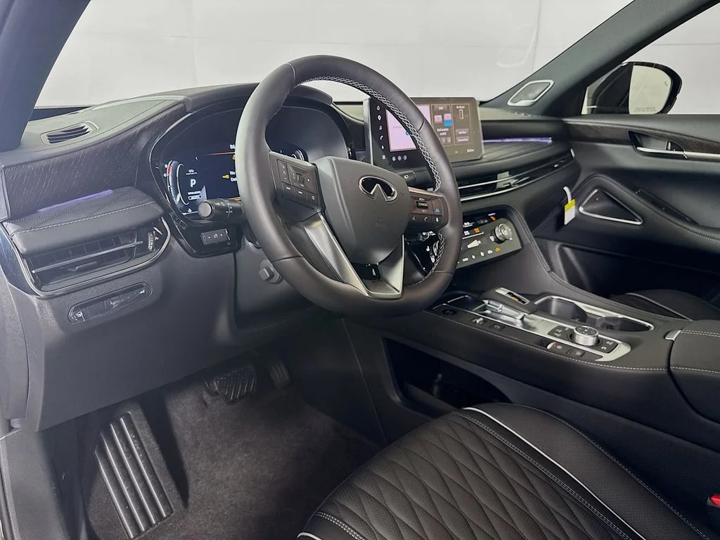 New 2027 2T DEEP EMRD INFINITI SPORT image 9