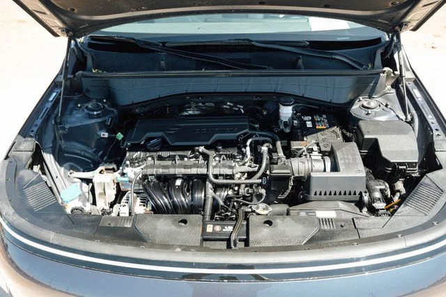 Used 2025 Denim Blue Hyundai SEL image 10