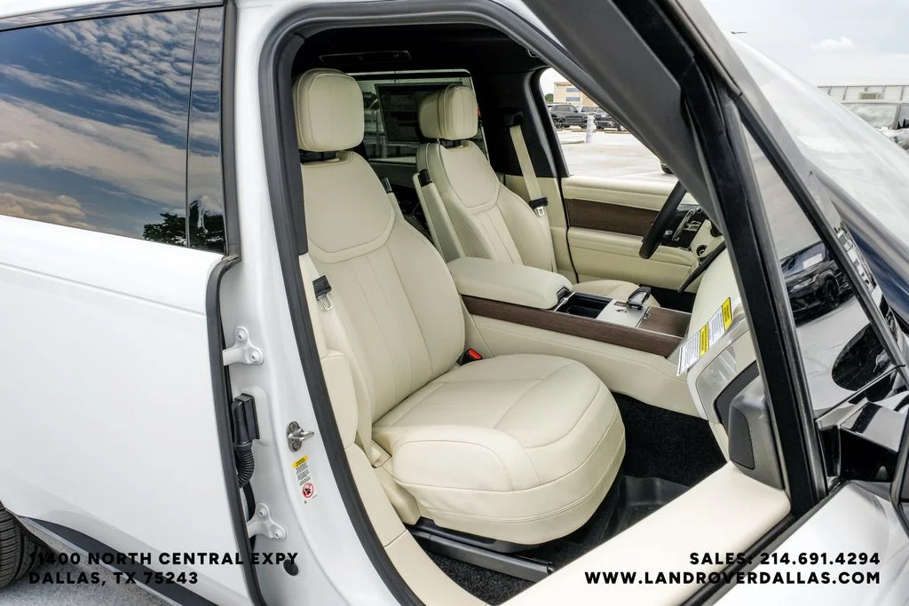 New 2026 Fuji White Land Rover SE image 41