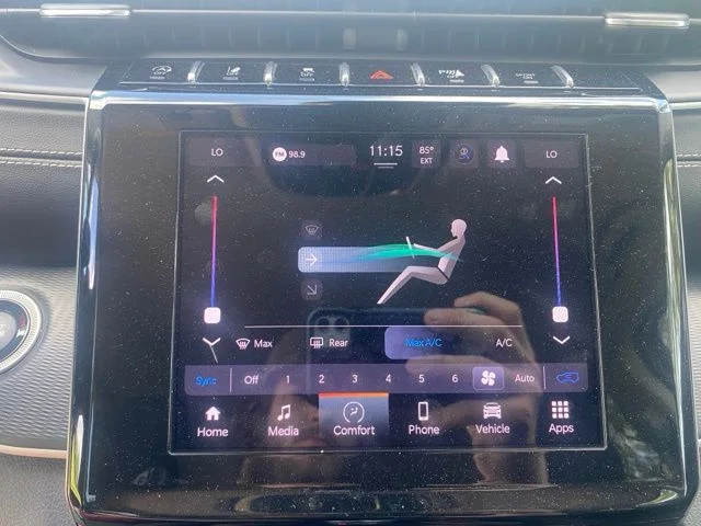 Used 2024 White/off-white Jeep Laredo image 25