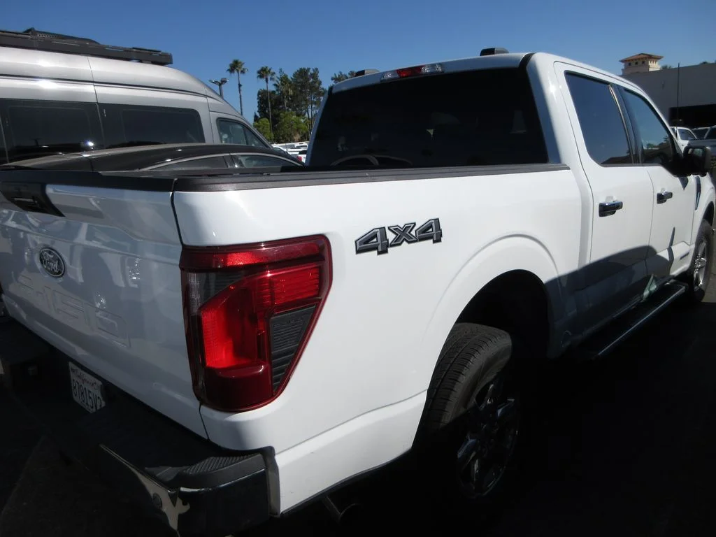 Certified Used 2024 Oxford White Ford XLT image 3