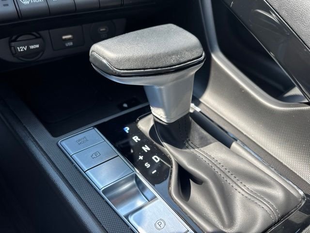2025 Hyundai Elantra Limited - Photo 30