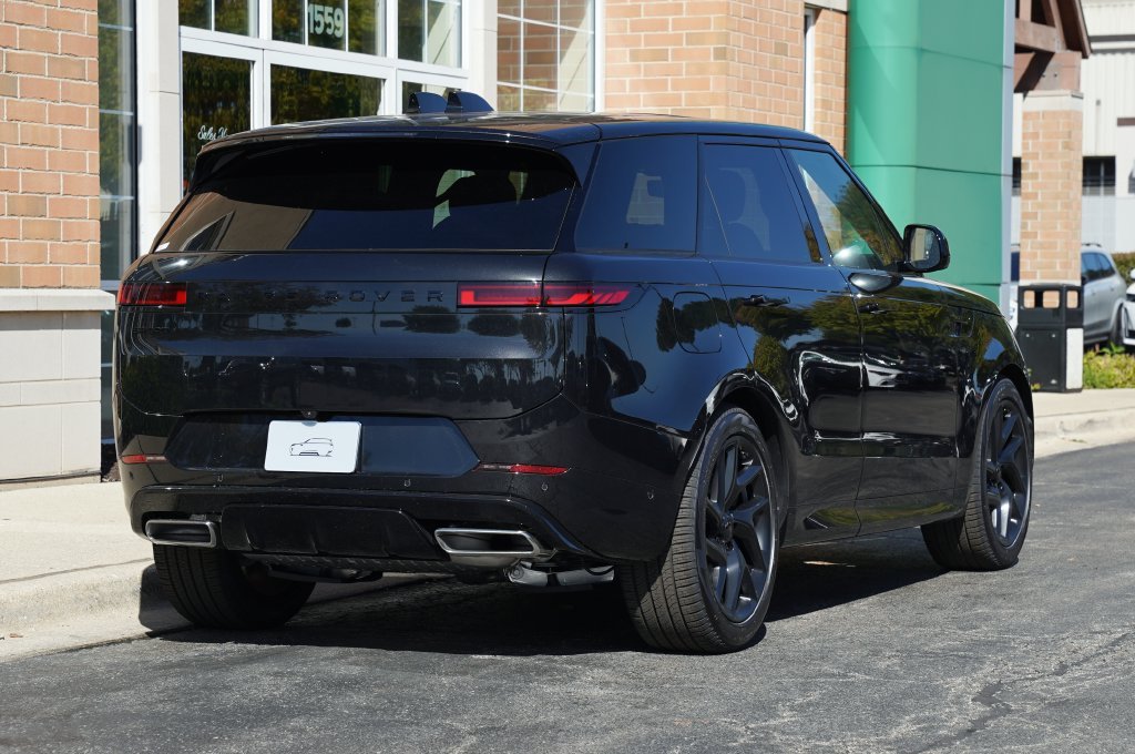 New 2027 Santorini Black Land Rover Dynamic SE image 6