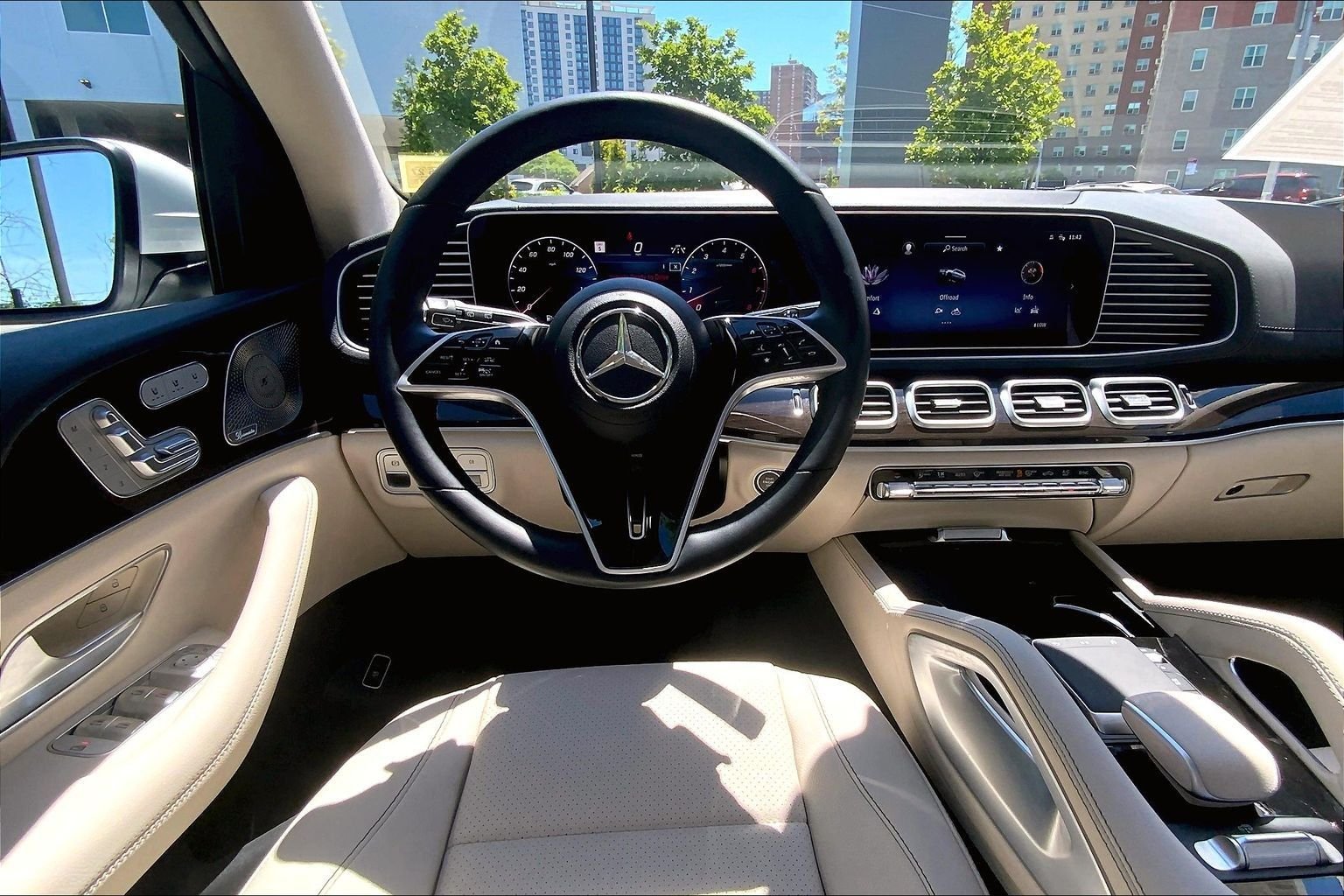 Used 2025 Polar White Mercedes-Benz GLS 450 image 5