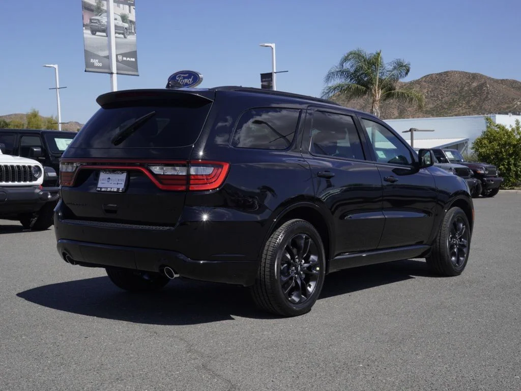 New 2026 Diamond Black Clear-Coat Exterior Paint Dodge GT image 3