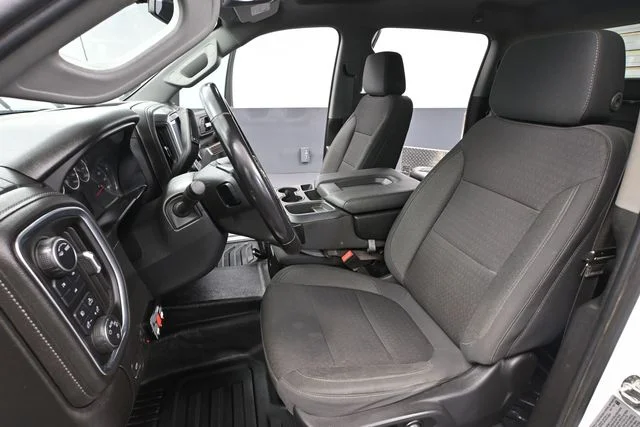 Used 2021 White Chevrolet LT image 18