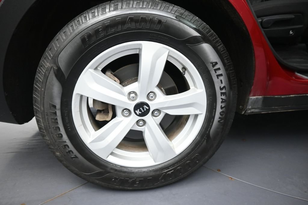 Used 2021 Passion Red Tintcoat Kia LX image 33