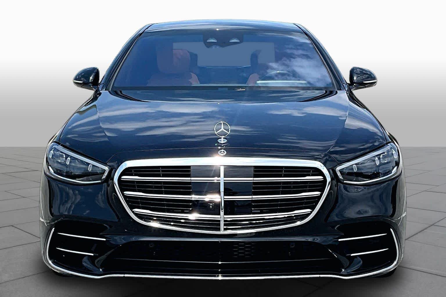 Used 2024 Obsidian Black Metallic Mercedes-Benz S 580 image 4
