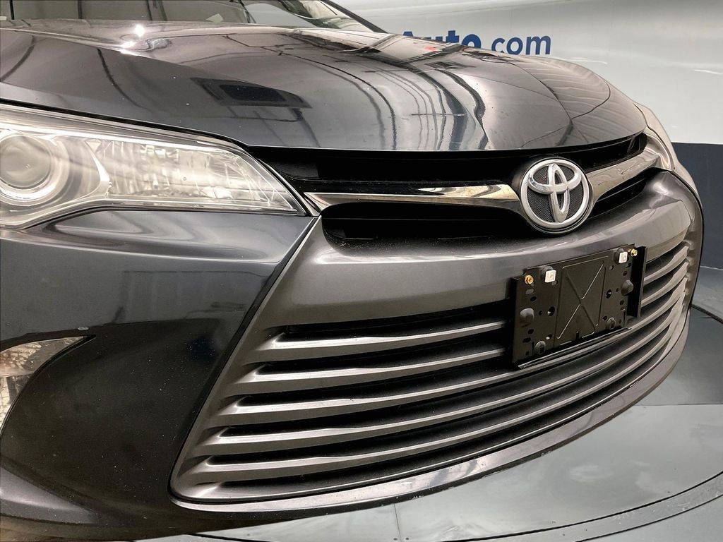 Used 2017 Gray Toyota SE image 32