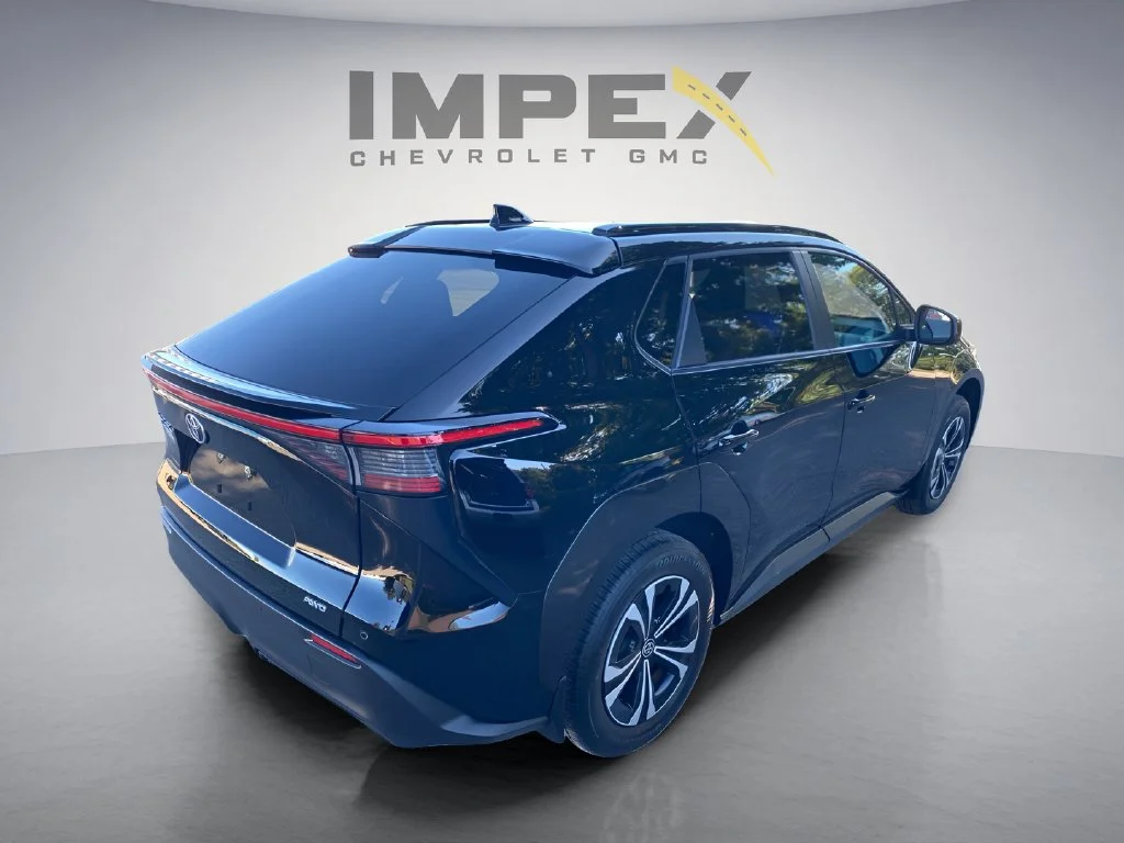 Used 2023 Black Toyota XLE image 5