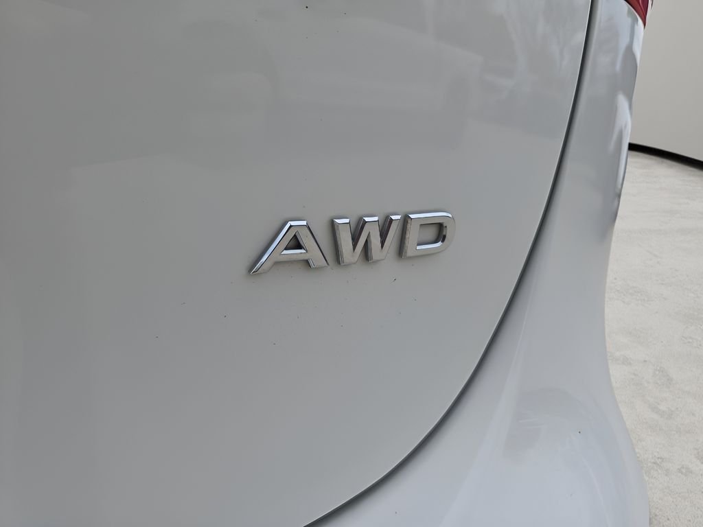 Used 2022 White Nissan SV image 40