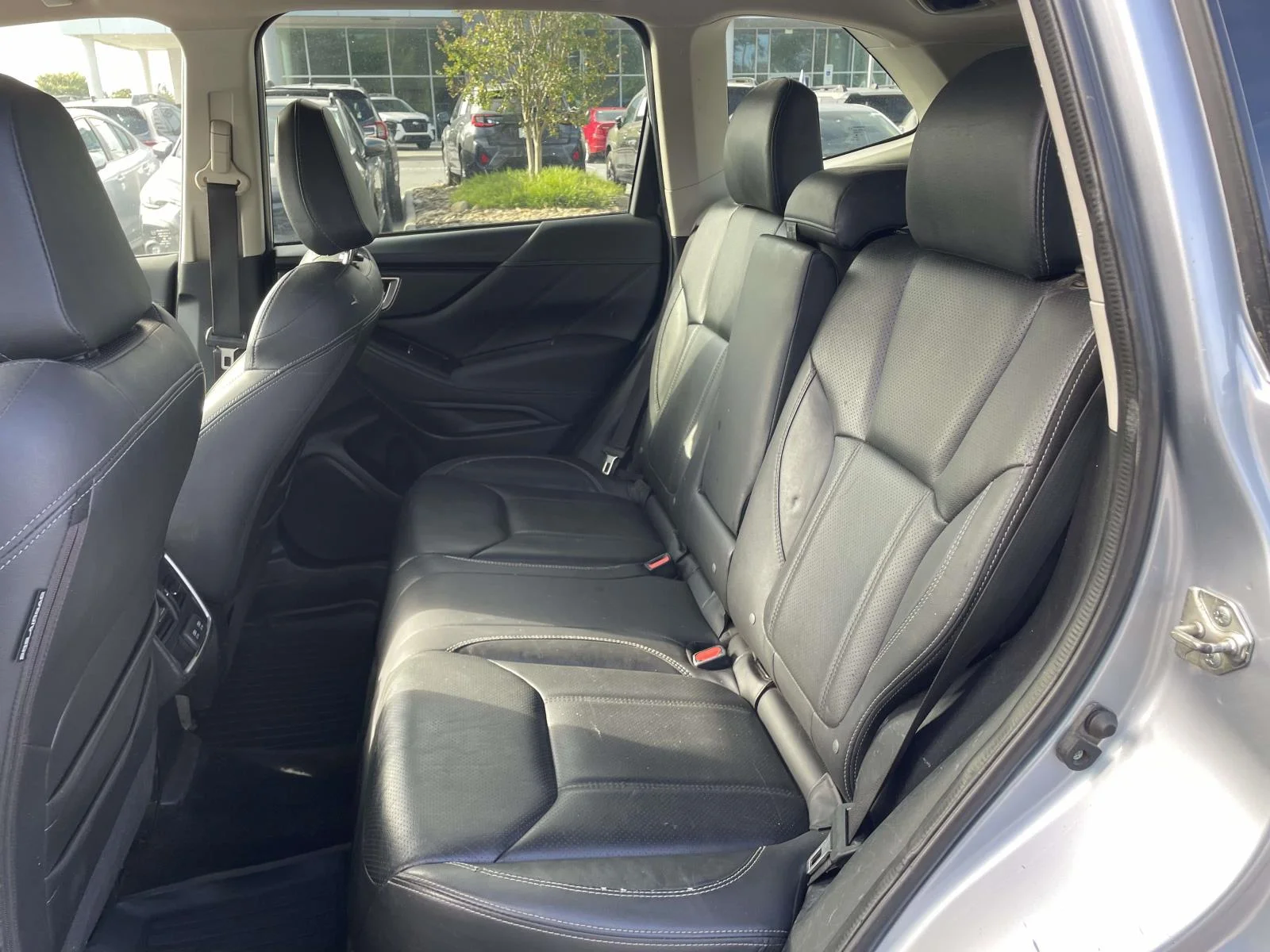 Used 2020 Ice Silver Metallic Subaru Limited image 3
