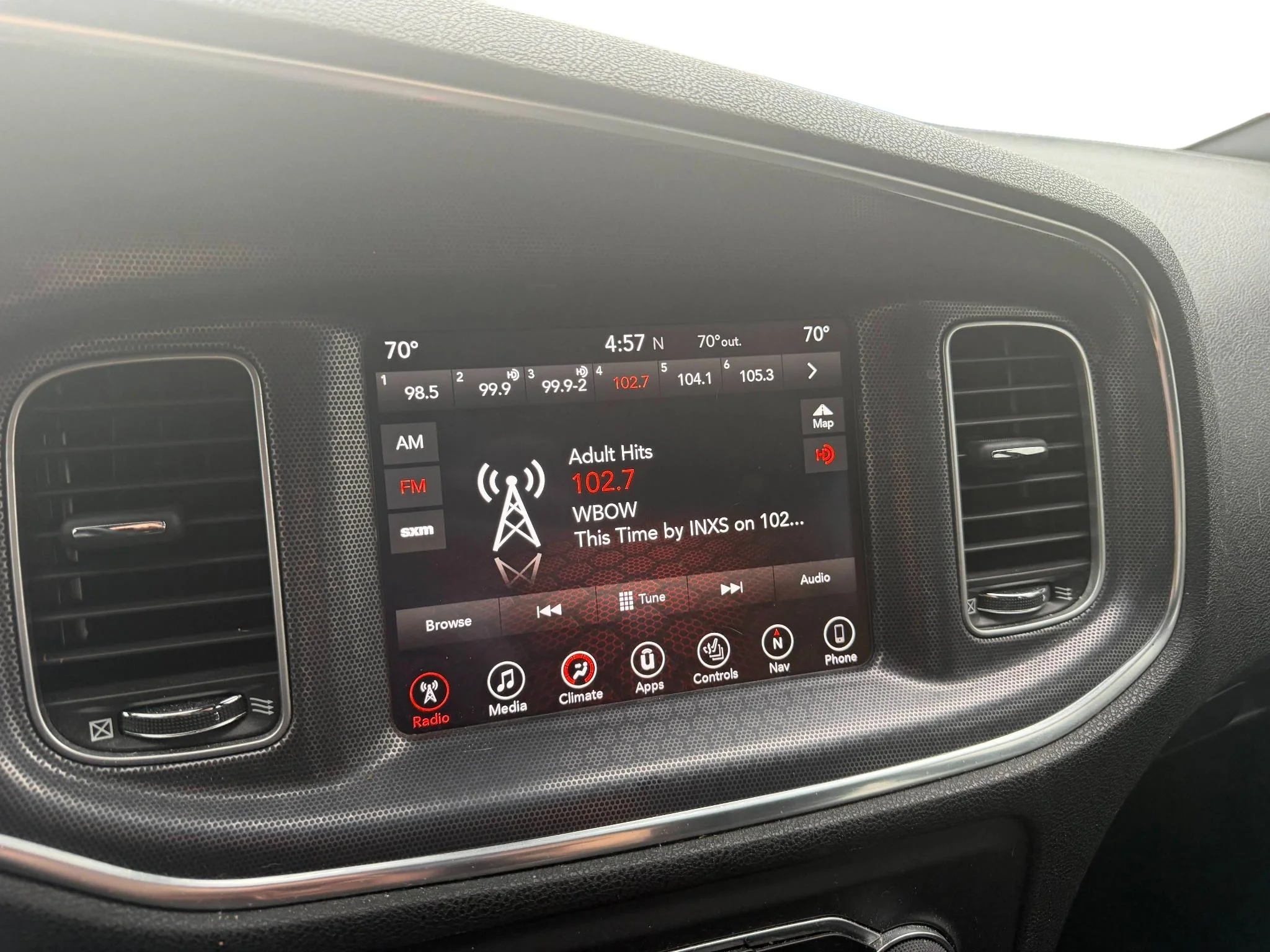 Used 2017 Granite Pearlcoat Dodge SXT image 5