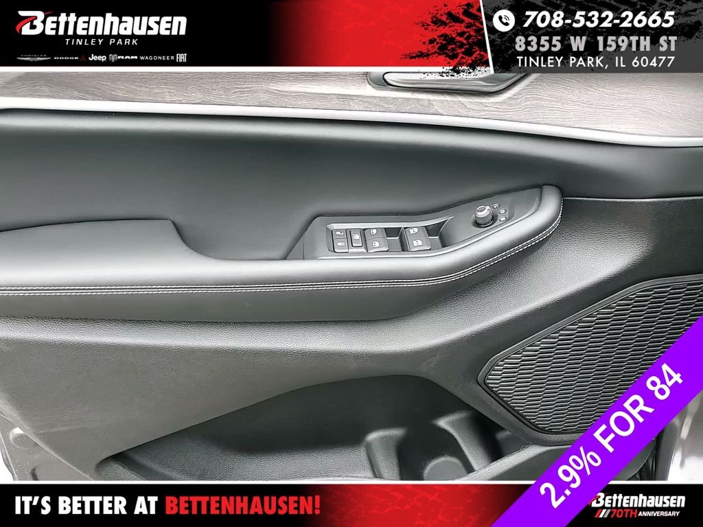 New 2026 Baltic Gray Metallic Clear-Coat Exterior Paint Jeep Altitude image 12