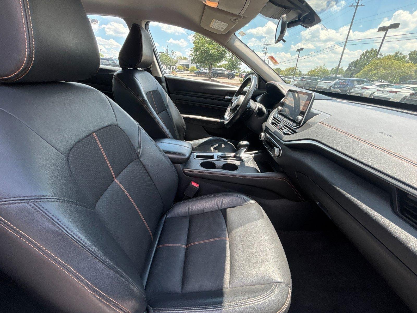 Used 2022 Brilliant Silver Metallic Nissan 2.5 SR image 39